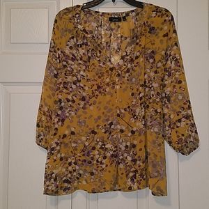 👀 Apt 9 yellow blouse
